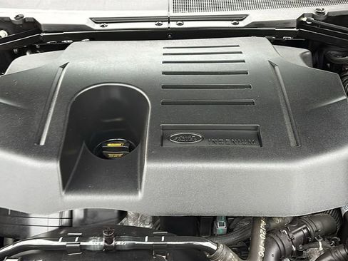 Used 2024 Land Rover Defender 110 X-Dynamic SE AWD/4WD image 32