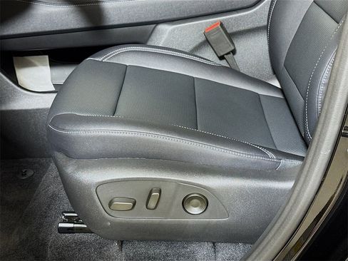 New 2026 Chevrolet Traverse LT w/ Enhanced Driving Package image 17