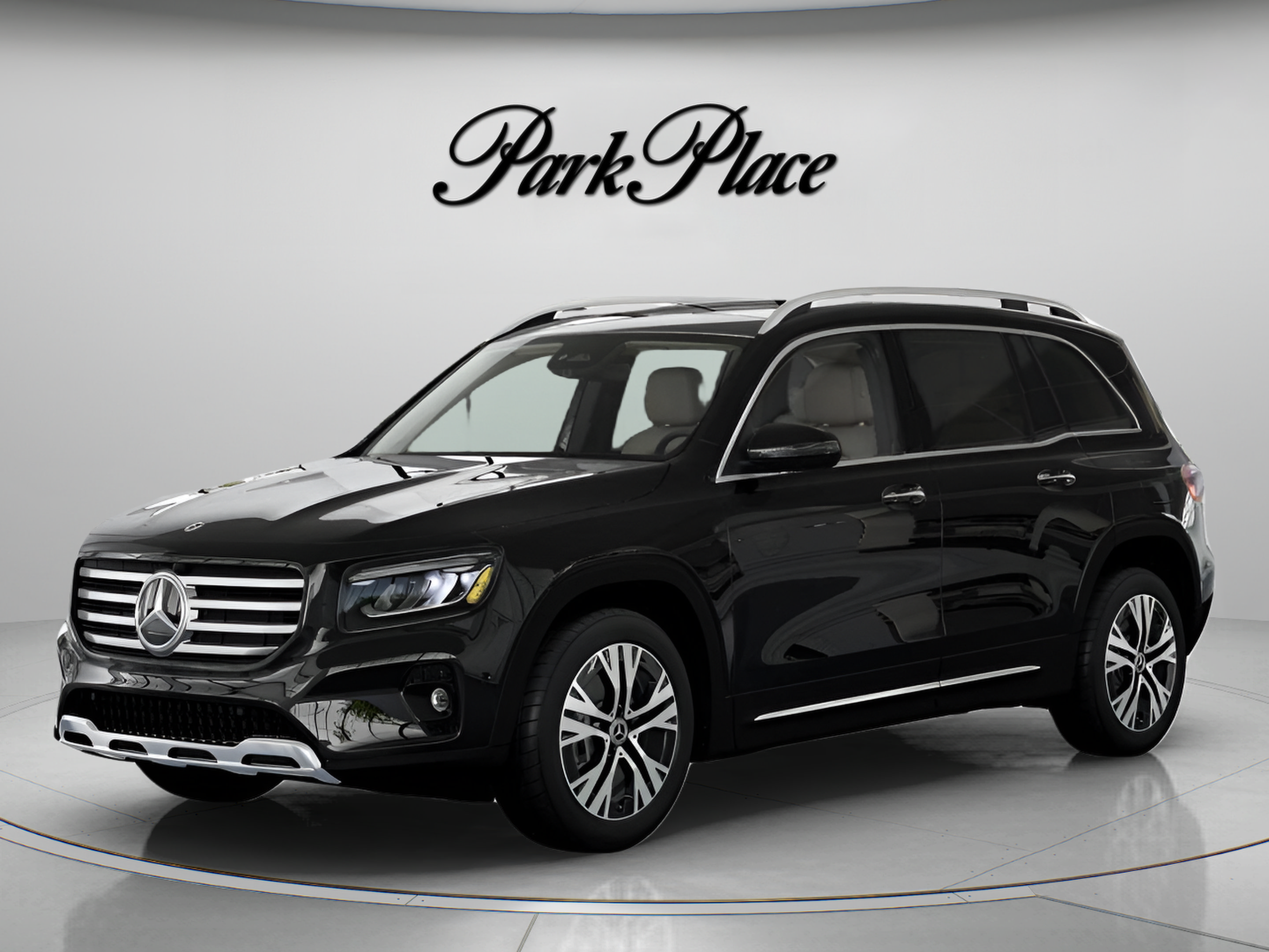 Used 2026 Mercedes-Benz GLB 250 image 1