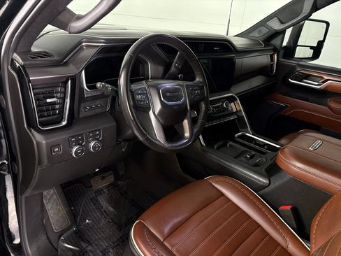Used 2024 GMC Sierra 3500 Denali Ultimate AWD/4WD image 22