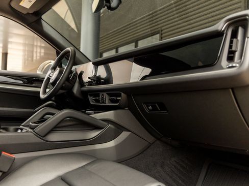 Certified 2026 Porsche Cayenne AWD/4WD image 47