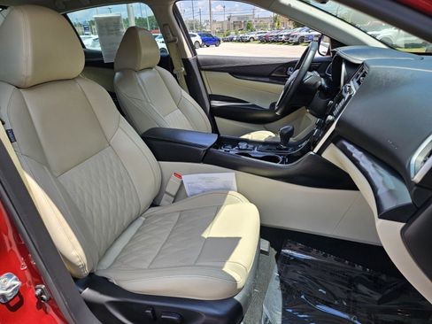 Used 2023 Nissan Maxima Platinum w/ Sport Mat Group FWD image 20