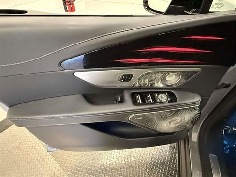 Used 2025 Lincoln Nautilus Reserve image 20