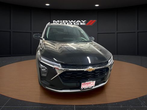 Used 2025 Chevrolet Trax LT w/ Sunroof Package FWD image 5