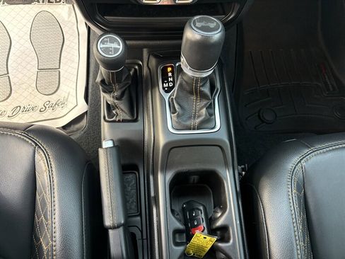 Used 2023 Jeep Wrangler Unlimited Sahara image 15