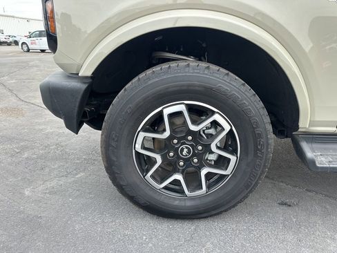 Used 2025 Ford Bronco Outer Banks image 18
