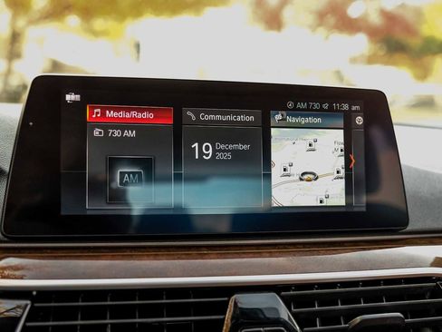 Used 2019 BMW 530i xDrive w/ M Sport Package image 27