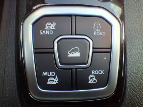 New 2026 Nissan Frontier SV w/ SV Convenience Package AWD/4WD image 21