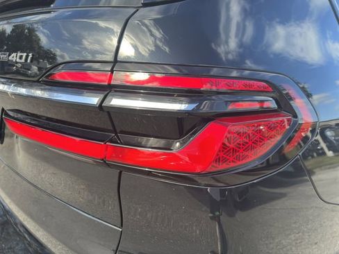 Certified 2025 BMW X7 xDrive40i image 10