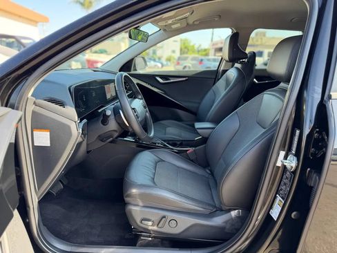 Used 2023 Kia Niro EX FWD image 24