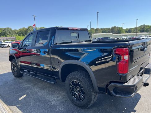 Used 2023 Chevrolet Silverado 1500 ZR2 w/ Technology Package AWD/4WD image 6