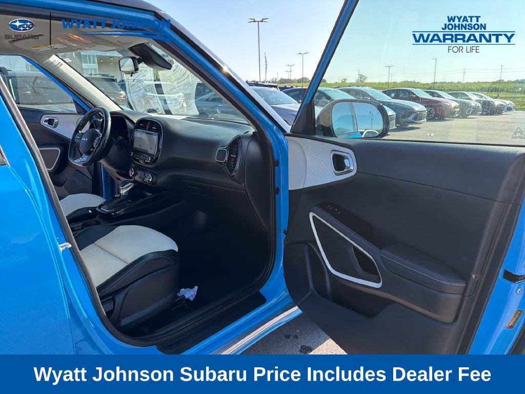 Used 2023 Kia Soul GT-Line FWD image 35