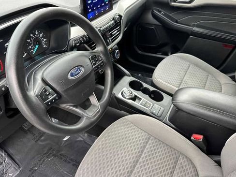 Used 2022 Ford Escape SE image 4