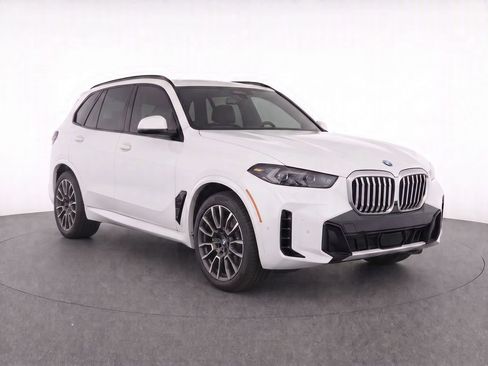 Used 2024 BMW X5 xDrive40i w/ M Sport Package AWD/4WD image 34