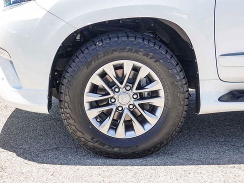 Used 2018 Lexus GX 460 Luxury w/ Preferred Accessory Package AWD/4WD image 9