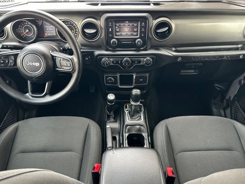 Used 2018 Jeep Wrangler Unlimited Sport AWD/4WD image 13