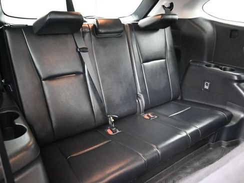 Used 2023 Toyota Highlander XLE FWD image 16