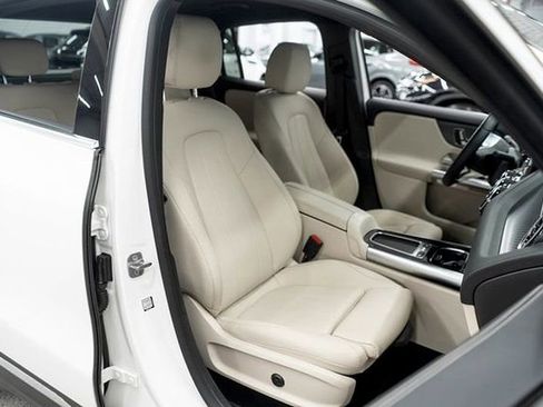 Used 2025 Mercedes-Benz GLA 250 4MATIC image 10