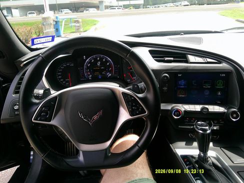 Used 2019 Chevrolet Corvette Stingray Coupe w/ Z51 1LT RWD image 13