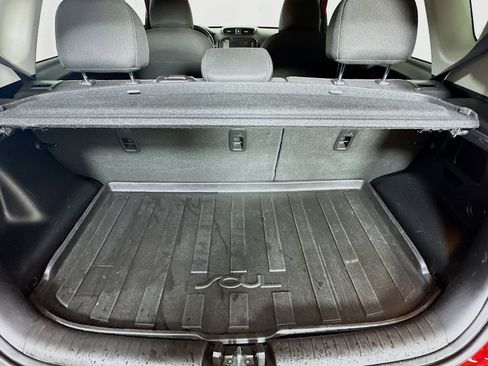 Used 2018 Kia Soul + FWD image 27
