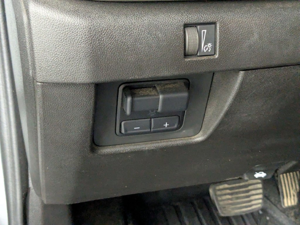 Used 2025 Chevrolet Colorado ZR2 w/ Technology Package AWD/4WD image 14