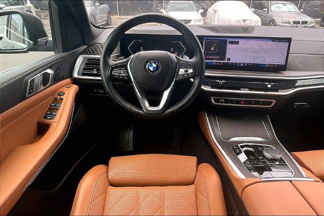 Used 2024 BMW X5 xDrive40i AWD/4WD image 6