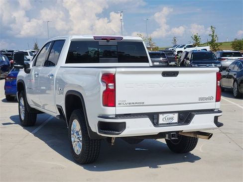 Used 2023 Chevrolet Silverado 2500 High Country w/ Safety Package II image 8