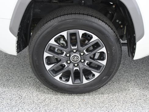 Used 2024 Toyota Tundra Limited RWD image 6