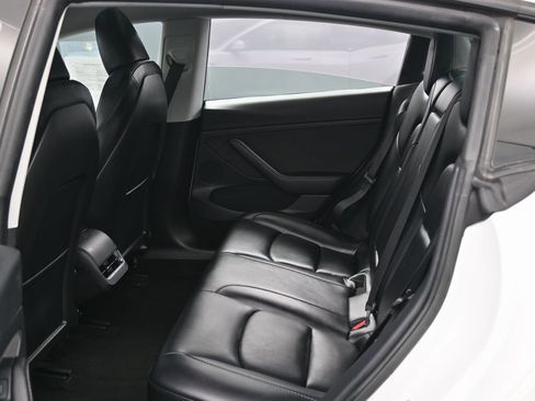 Used 2023 Tesla Model 3 Standard Range image 36