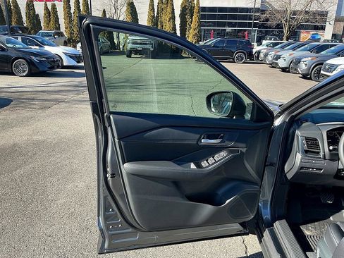 New 2026 Nissan Rogue SV image 7