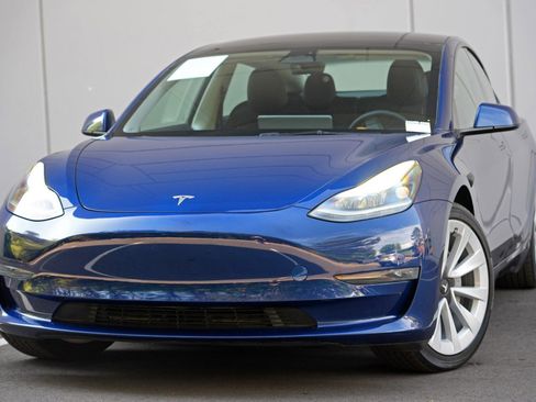 Used 2023 Tesla Model 3 Standard Range RWD image 3