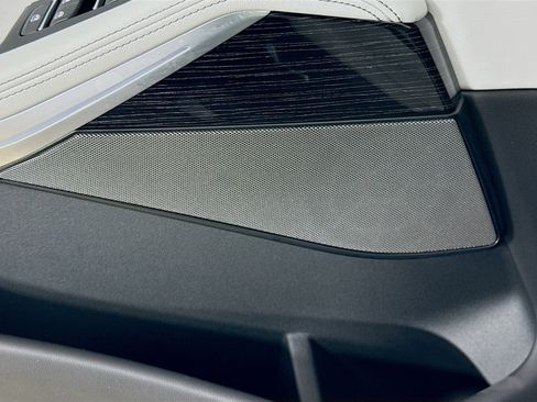 Used 2026 BMW X5 sDrive40i w/ M Sport Package image 19