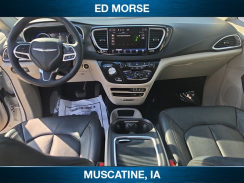 Certified 2022 Chrysler Pacifica Touring-L FWD image 10