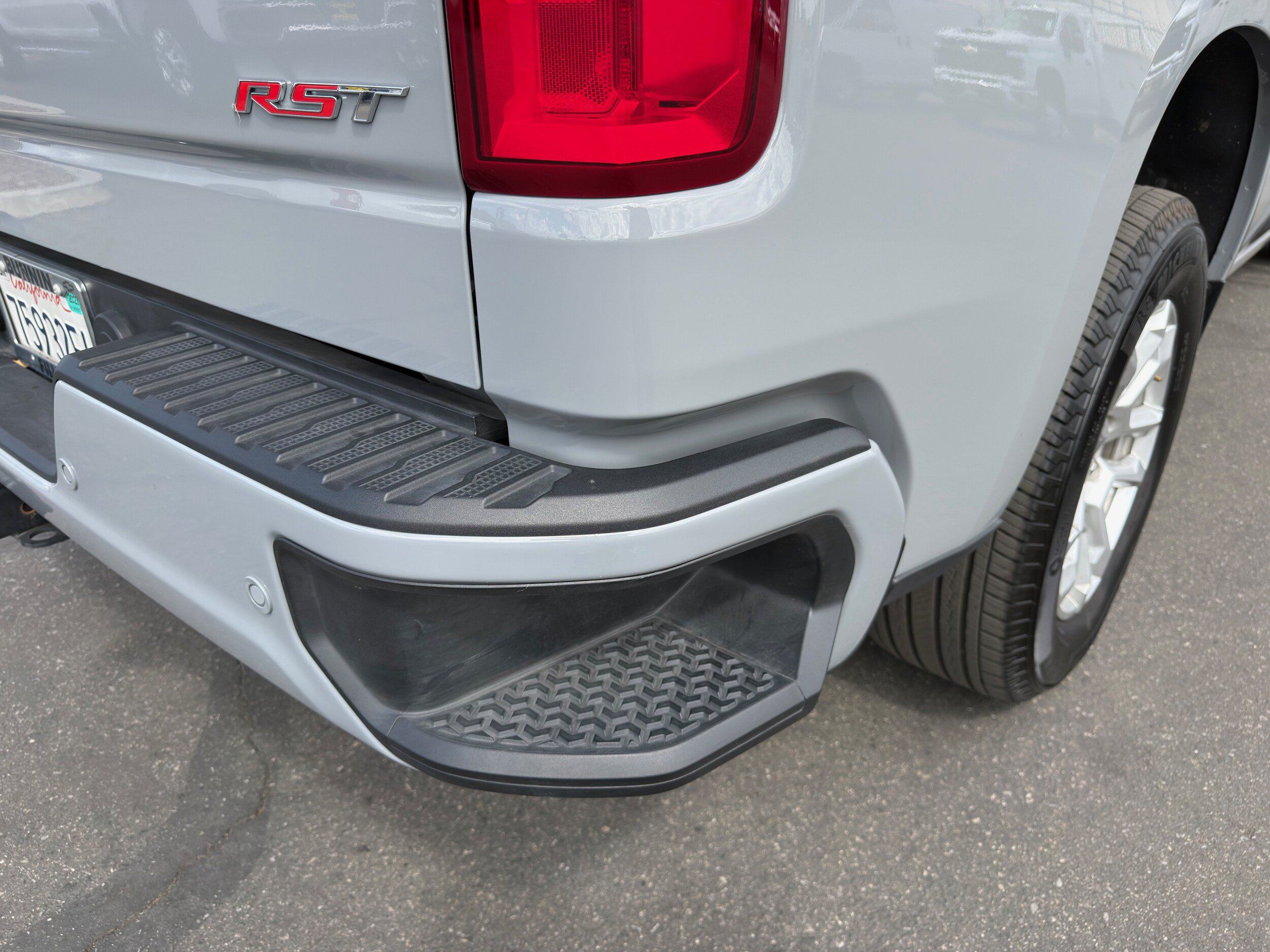 Used 2025 Chevrolet Silverado 1500 RST w/ Convenience Package II RWD image 14