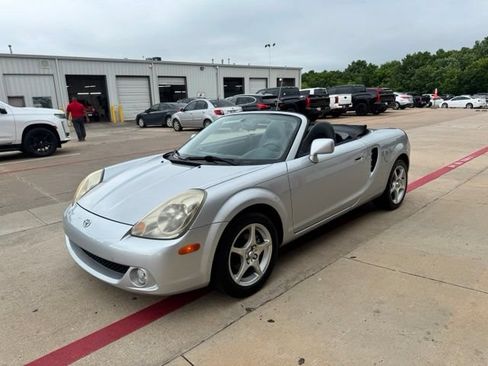 Used 2003 Toyota MR2 RWD image 3