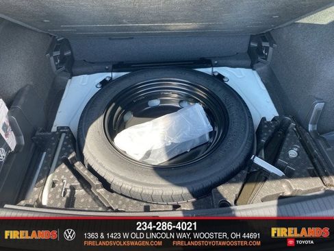 New 2024 Volkswagen Tiguan SE image 70