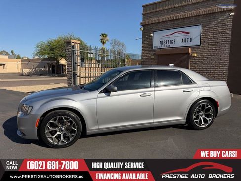 Used 2018 Chrysler 300 S RWD image 3