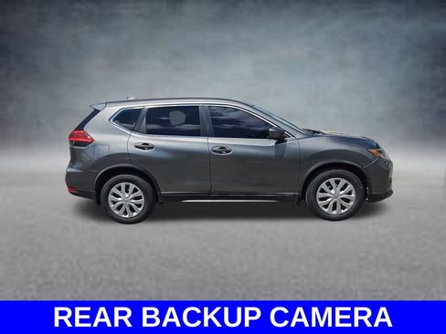 Used 2017 Nissan Rogue S FWD image 4