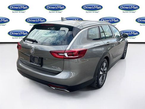Used 2018 Buick Regal Preferred w/ Sights and Sounds Package AWD/4WD image 7