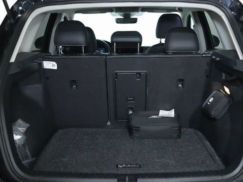 Certified 2022 Volkswagen Taos SE w/ Panoramic Sunroof Package AWD/4WD image 33