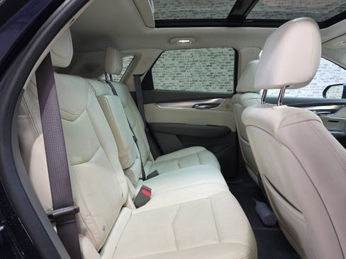 Used 2017 Cadillac XT5 Luxury w/ Driver Awareness Package image 10