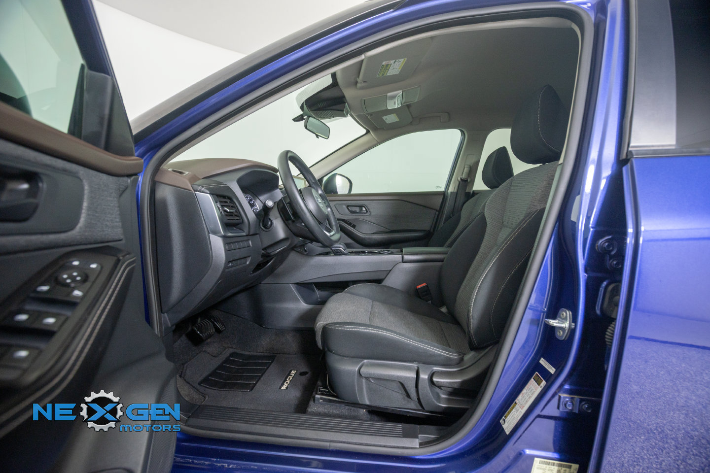 Used 2021 Nissan Rogue S AWD/4WD image 13
