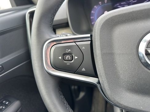 Certified 2024 Volvo XC40 B5 Core image 26