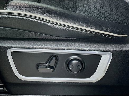 Used 2024 RAM 1500 Laramie image 22