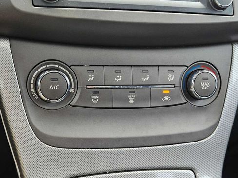 Used 2014 Nissan Sentra SR w/ Premium Package FWD image 22