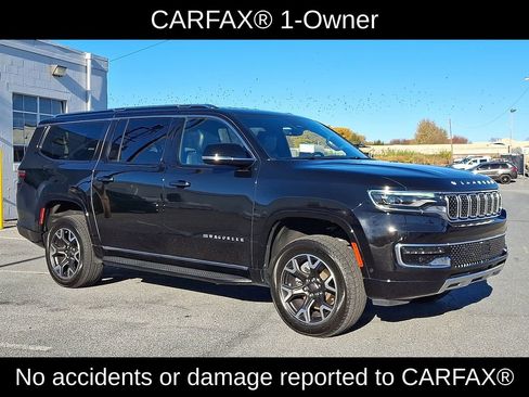 Used 2024 Jeep Wagoneer L Series III w/ Flexible Seating Group image 2