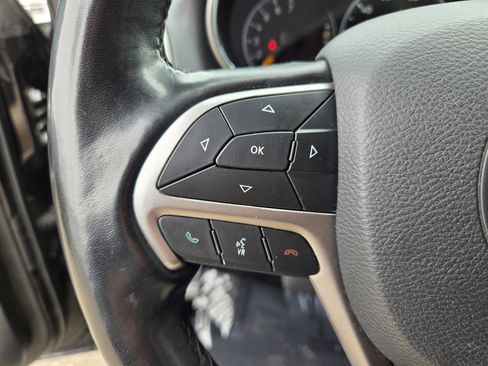 Used 2021 Jeep Grand Cherokee Laredo X image 15