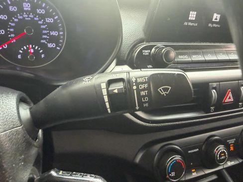 Used 2020 Kia Forte LXS FWD image 15