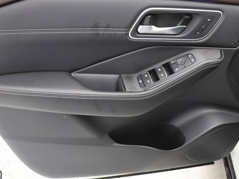 Used 2023 Nissan Rogue Platinum w/ Platinum Premium Package image 14