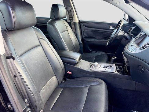 Used 2012 Hyundai Genesis 5.0 image 32